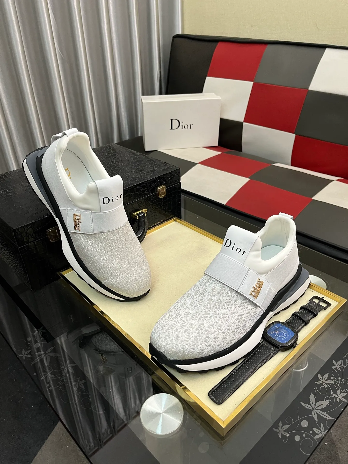 Men's Men's Shoes 💰458⌚️⌚️Dior [Dior] men's casual and trendy shoes are on the market! Strong British fashion style, the upper is made of nubuck leather with printed fabrics, comfortable pigskin lining, and original molded outsole. Designed by European and American masters, the perfect shape creates high quality, super versatile and very comfortable. High-end without losing taste, fashionable and novel! Code number: 38～442️⃣Colors available